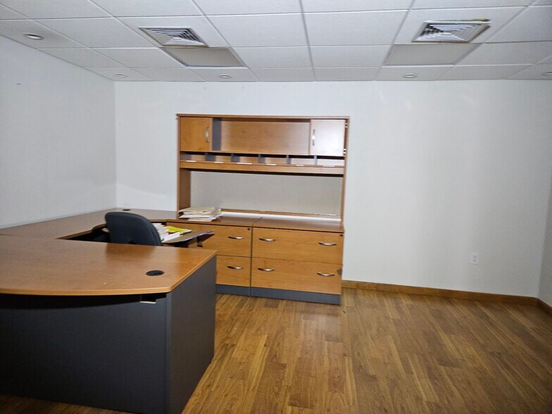 More Photos Of 6187 NW 167th St, Miami Lakes Office For Sale
