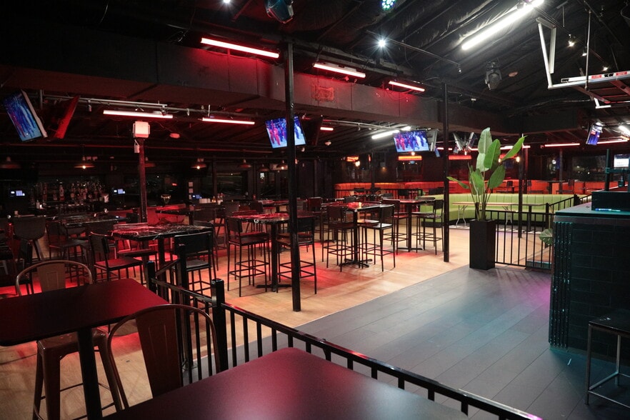 More Photos Of 6025 Richmond Ave, Houston Restaurant For Lease