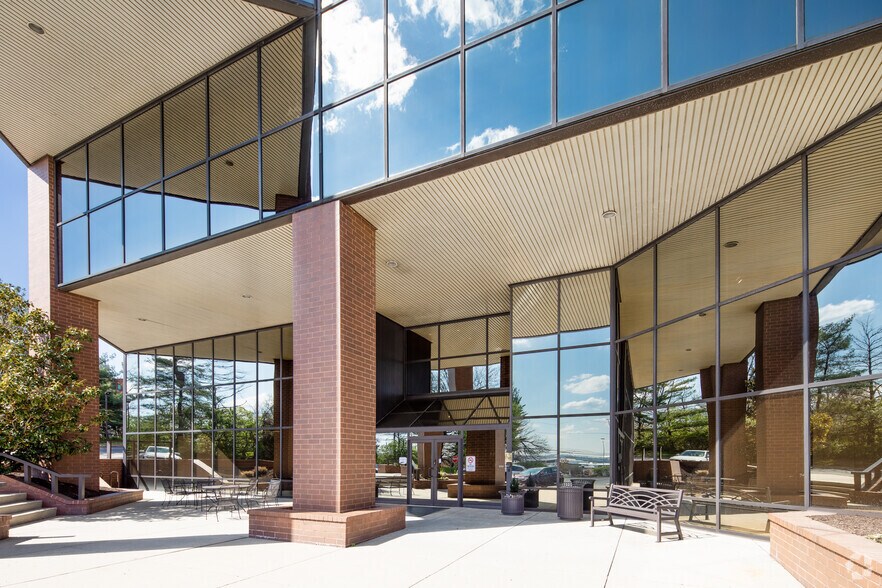More Photos Of 2250 Hickory Rd, Plymouth Meeting Office For Lease