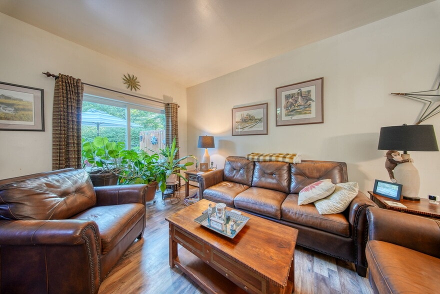 More Photos Of 100 1/2 Kingston Ave, Port Jervis Apartments For Sale