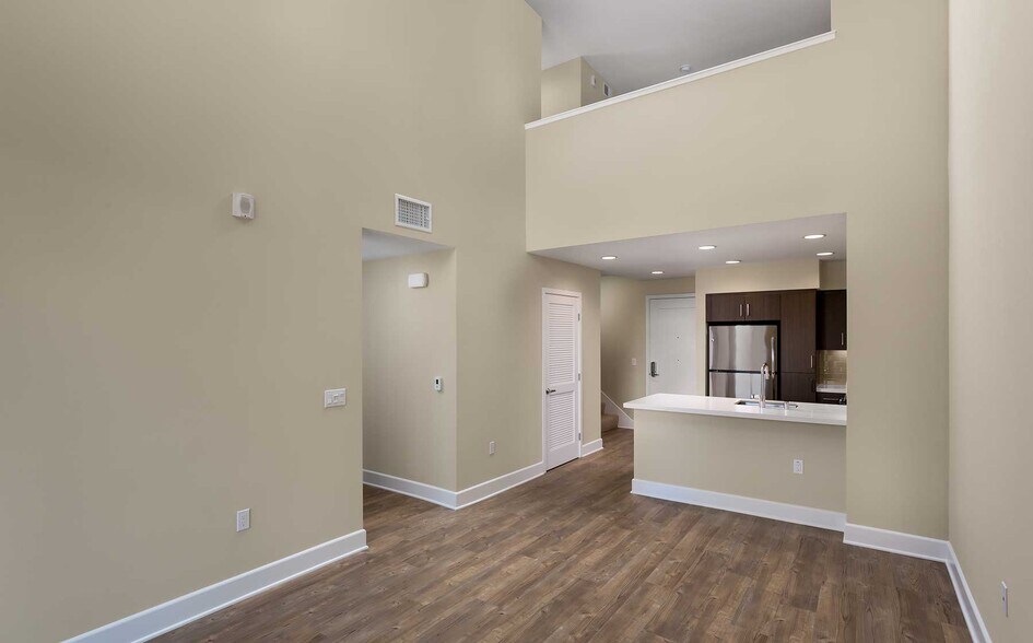 More Photos Of 7400 Center Ave, Huntington Beach Apartments For Lease
