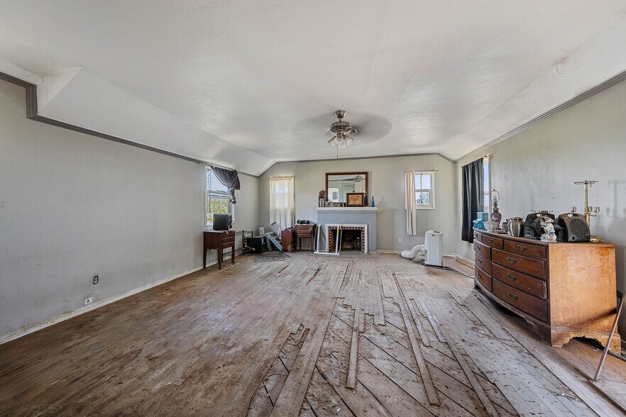 More Photos Of 743 College City Rd, Arbuckle Apartments For Sale
