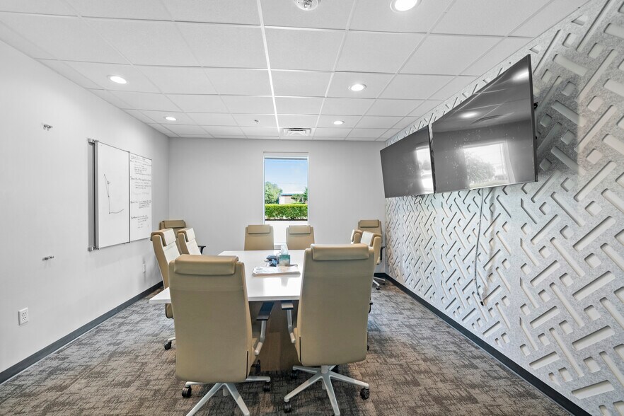 More Photos Of 351 W Southlake Blvd, Southlake Medical For Sale