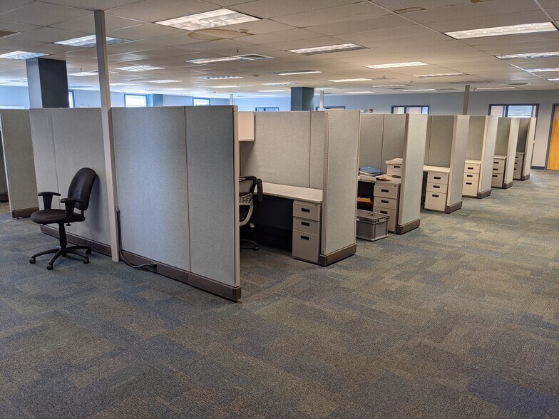 More Photos Of 5 Lan Dr, Westford Office For Lease