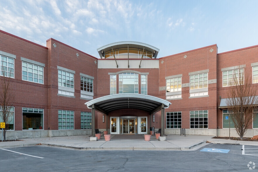 More Photos Of 126 W Sego Lily Dr, Sandy Office For Lease