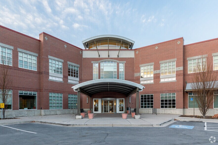 More Photos Of 126 W Sego Lily Dr, Sandy Office For Lease