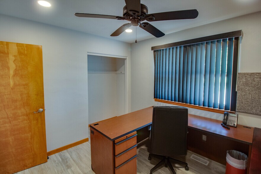 More Photos Of 27161 State Highway 3, Godfrey General Retail For Lease