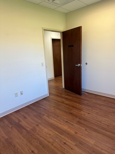 More Photos Of 101 Financial Dr, Elizabethtown Medical For Lease