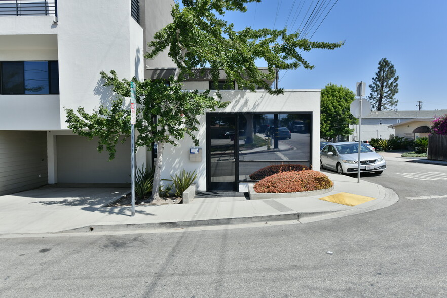 Primary Photo Of 627 Aviation Way, Manhattan Beach Loft Creative Space For Sale