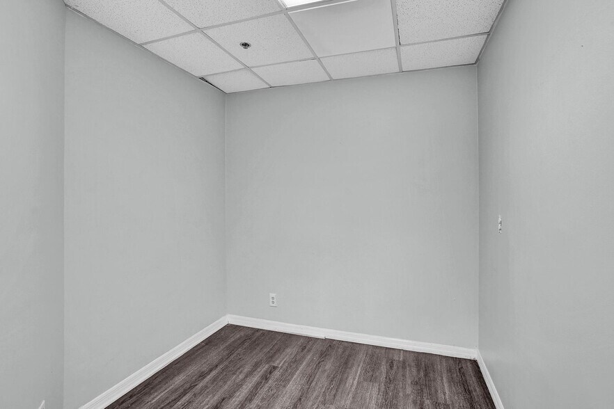 More Photos Of 2400 W Copans Rd, Pompano Beach Showroom For Lease