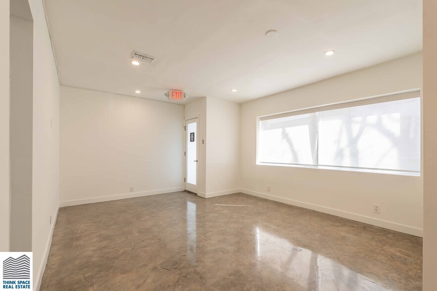 More Photos Of 913-915 N Highland Ave, Los Angeles Showroom For Sale