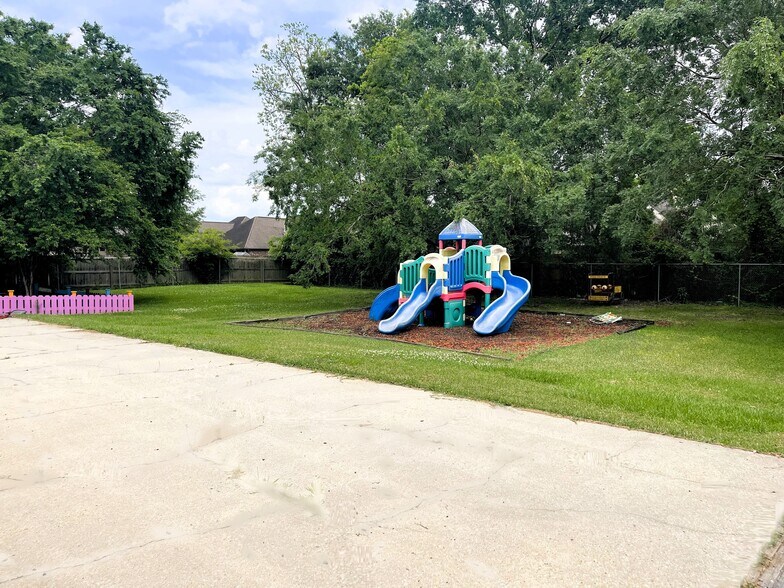 More Photos Of 17450 Hoo Shoo Too Rd, Baton Rouge Loft Creative Space For Sale