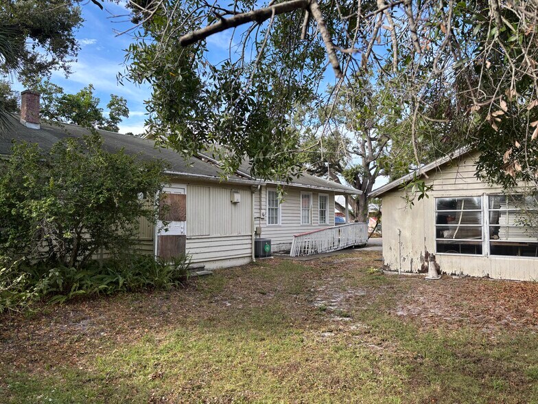 More Photos Of 3307 Manatee Ave, Bradenton Freestanding For Sale