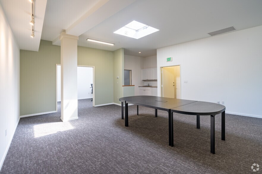 More Photos Of 13360 Beach Ave, Marina Del Rey Light Distribution For Lease