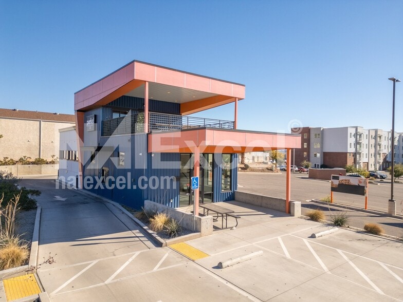 More Photos Of 652 St George blvd, St George Freestanding For Sale