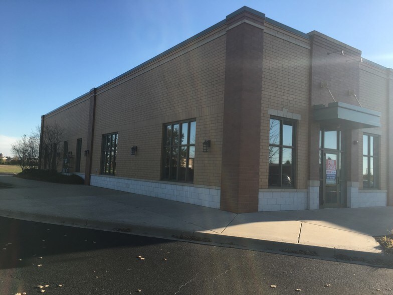 More Photos Of 83 Templeton Dr, Oswego Office For Lease