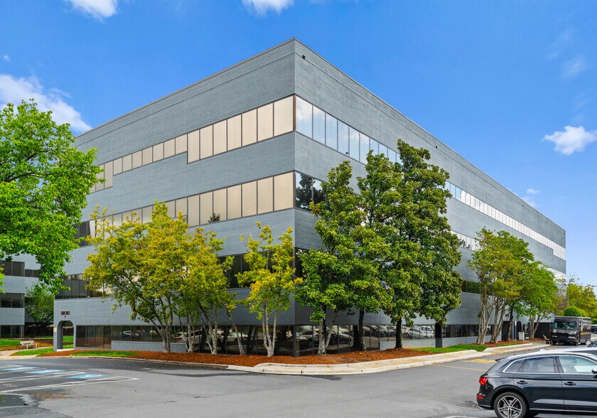 More Photos Of 11111 Carmel Commons Blvd, Charlotte Unknown For Lease