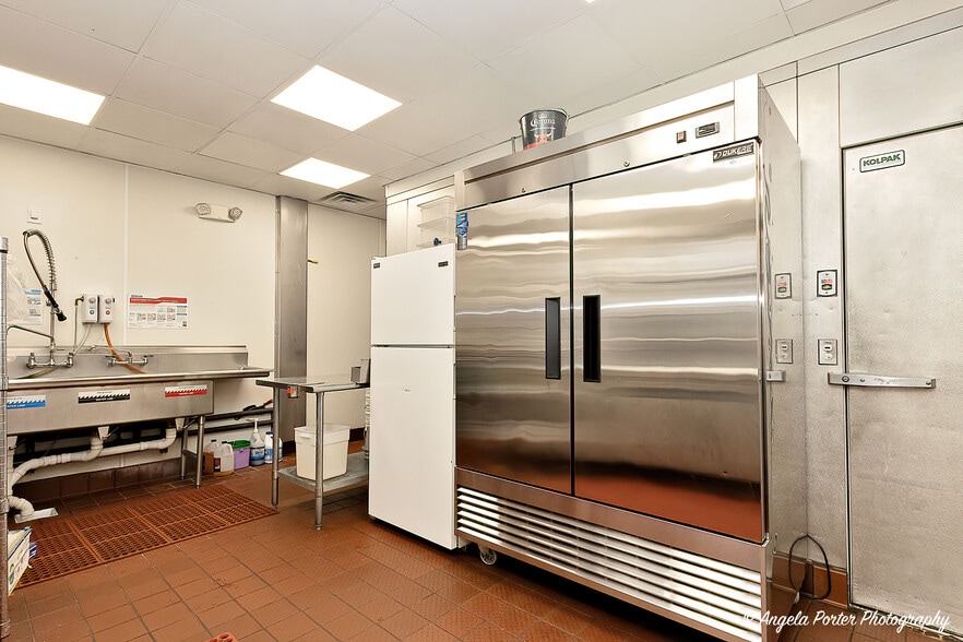 More Photos Of 1440 Grand Ave, Lindenhurst Restaurant For Sale