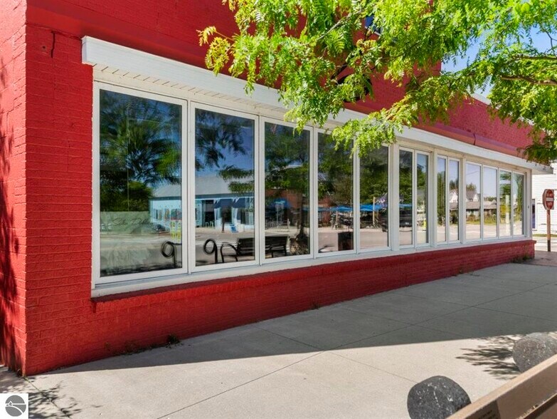 More Photos Of 180 S Benzie Blvd, Beulah Storefront Retail Office For Sale