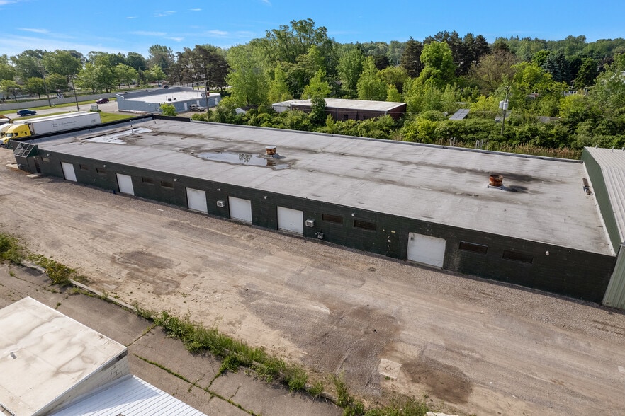 More Photos Of 5160 Lakeshore Rd, Lexington Warehouse For Lease