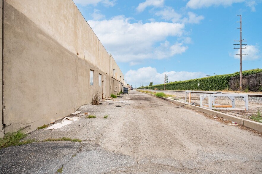 More Photos Of 12132 Front St, Norwalk Storefront Retail Office For Lease