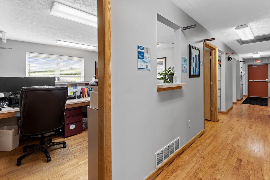 More Photos Of 711 N Pike St, Grafton Office For Sale
