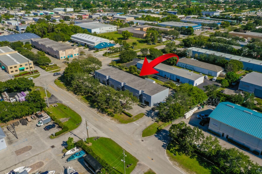 More Photos Of 3130-3160 SE Gran Park Way, Stuart Warehouse For Sale