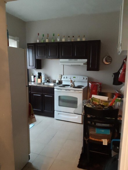 More Photos Of 2102 S Lehigh Ave, Whitehall Apartments For Sale