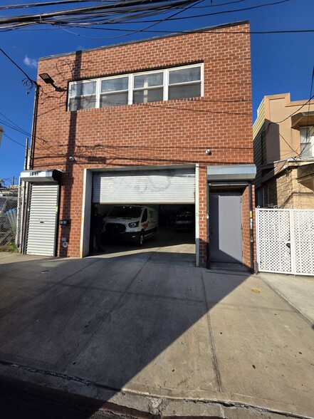 More Photos Of 9011 130th St, Richmond Hill Warehouse For Sale