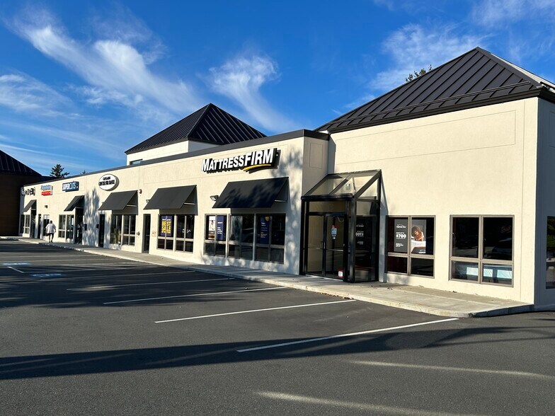 More Photos Of 2-6 Enon St, Beverly General Retail For Lease