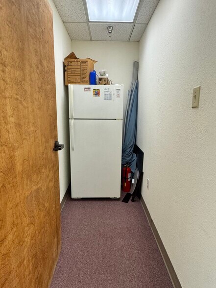 More Photos Of 407 N Cedar Ridge Dr, Duncanville Office Residential For Lease