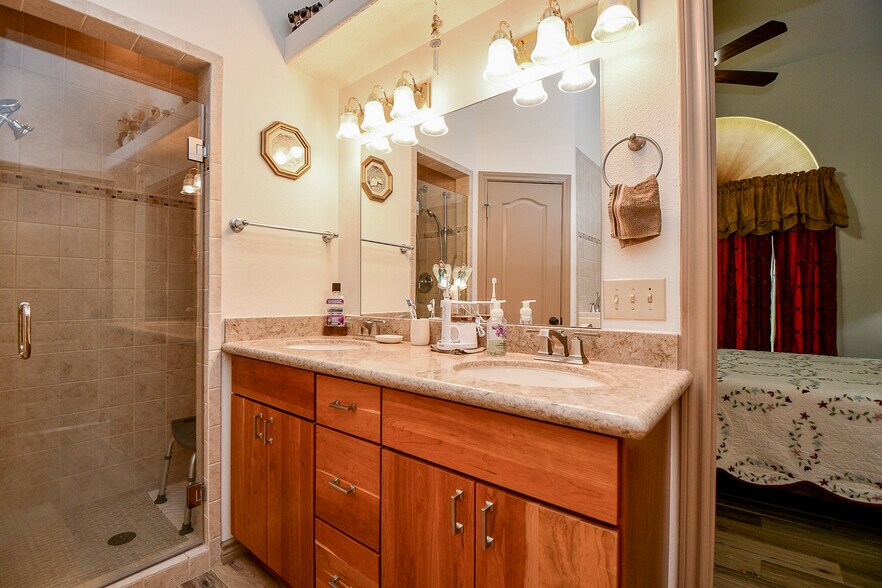 More Photos Of 540 Chisolm Trl, Wallis Manufactured Housing Mobile Home Park For Sale