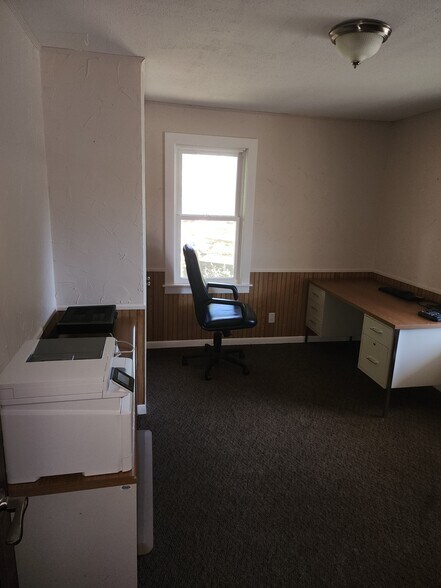 More Photos Of 536 W State St, Hastings Office Residential For Lease
