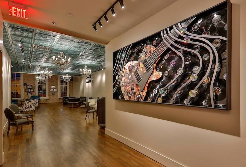 More Photos Of 110 2nd Ave N, Nashville Storefront For Lease