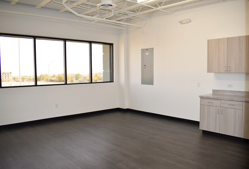 More Photos Of 4245 S Grand Canyon Dr, Las Vegas General Retail For Lease