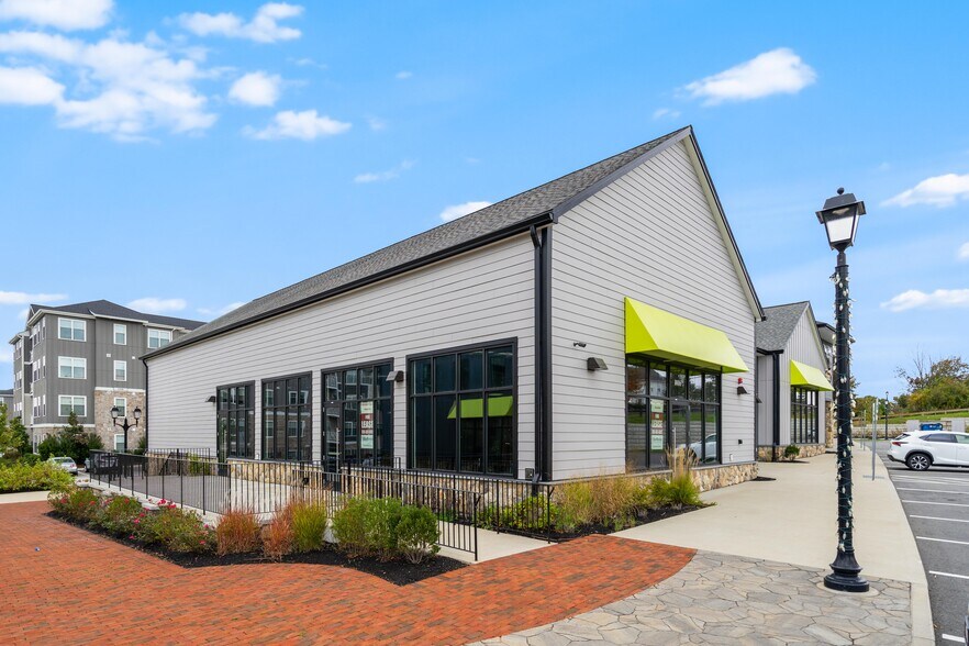 More Photos Of 1280 Osgood St, North Andover General Retail For Lease