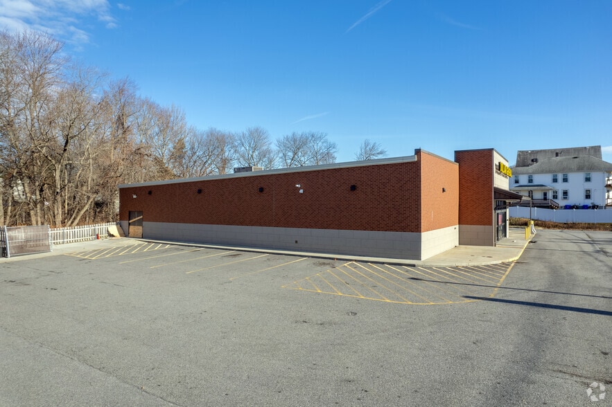 More Photos Of 1931 Smith St, North Providence Freestanding For Sale