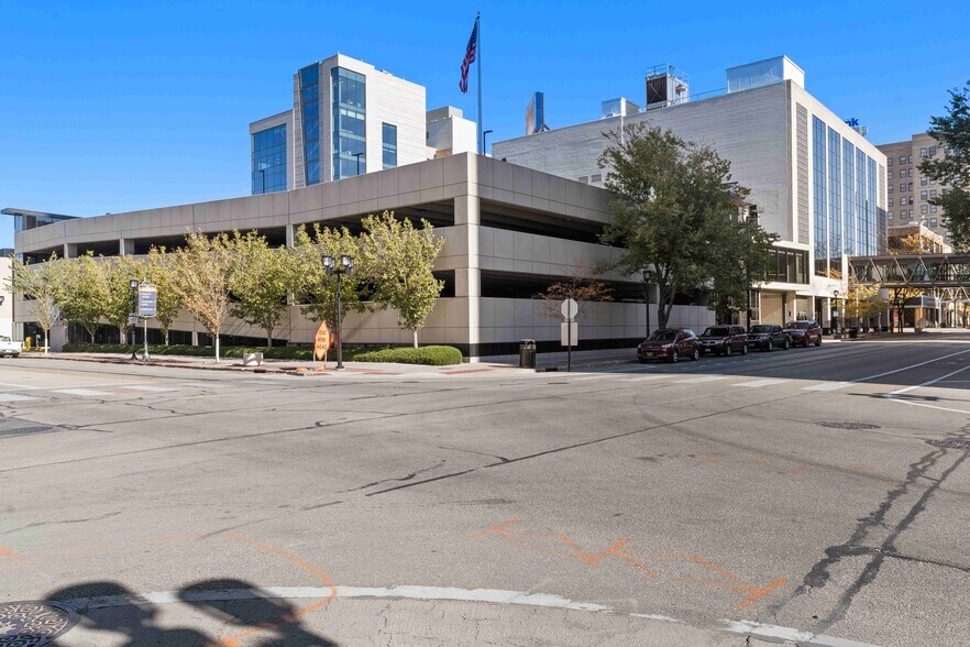 More Photos Of 118 2nd Ave SE, Cedar Rapids Office For Lease