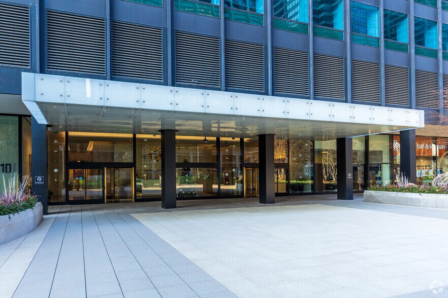 More Photos Of 120 S Riverside Plz, Chicago Business Park For Lease