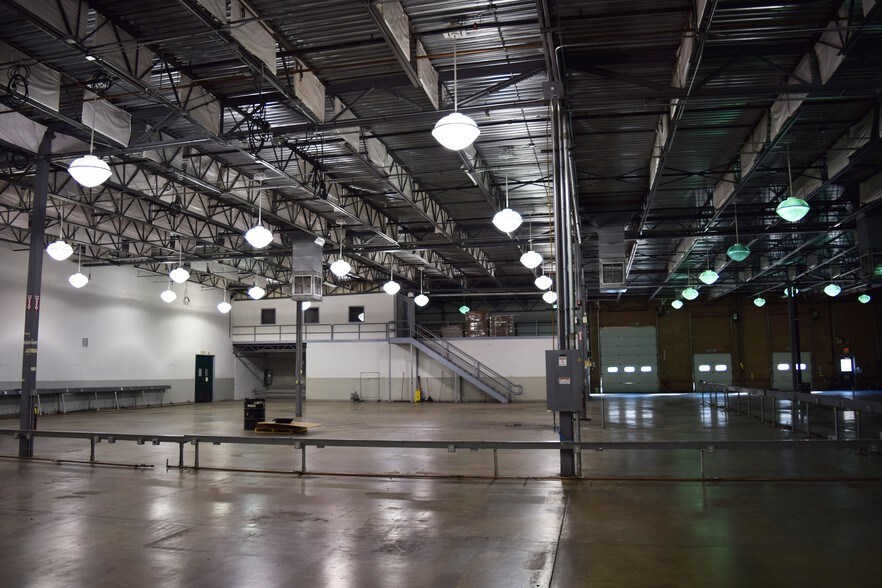 More Photos Of 27 Production Dr, Dover Light Manufacturing For Sale