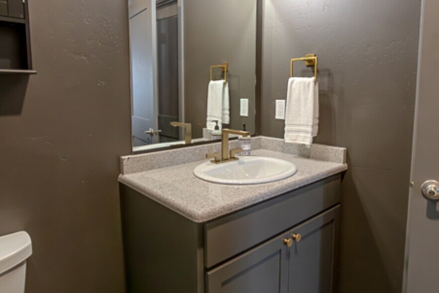 More Photos Of 219 E Coeur D Alene Lake Dr, Coeur d'Alene Apartments For Sale