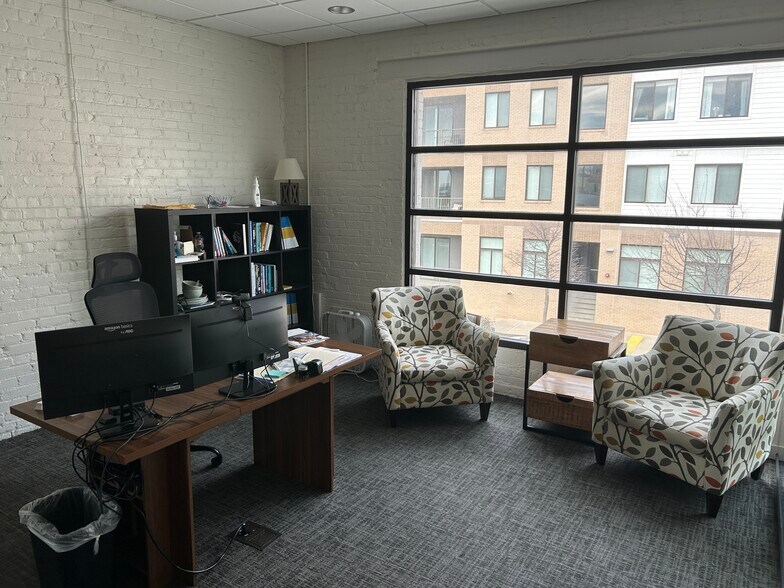 More Photos Of 411 Monroe Ave, Memphis Office For Lease