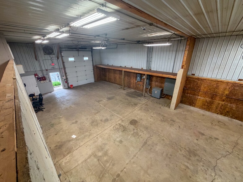 More Photos Of 39W963 Midan Dr, Elburn Warehouse For Lease