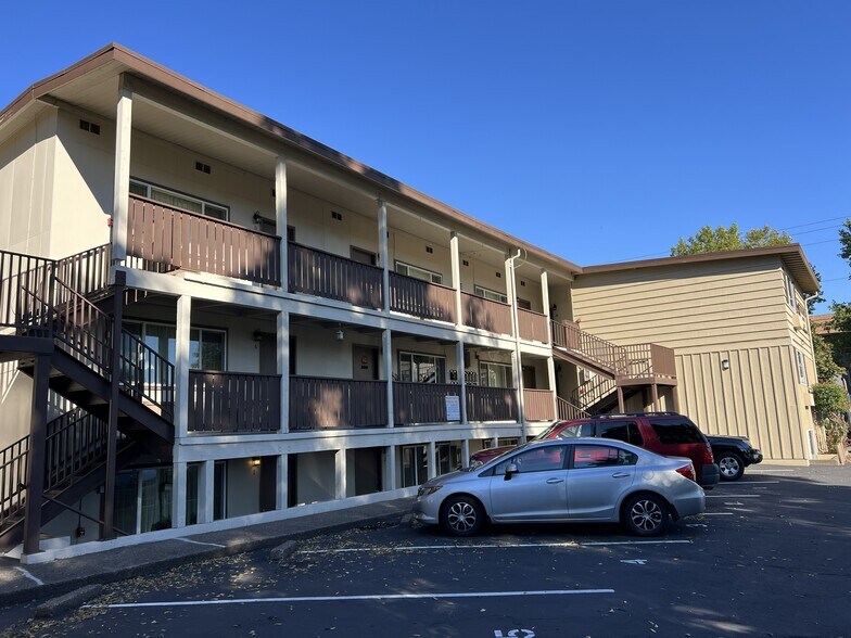 More Photos Of 804 NE 2nd St, Corvallis Apartments For Sale