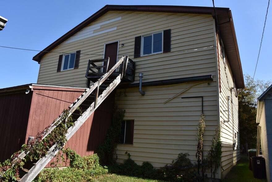 More Photos Of 136 Smith st, Cochranton Industrial For Sale