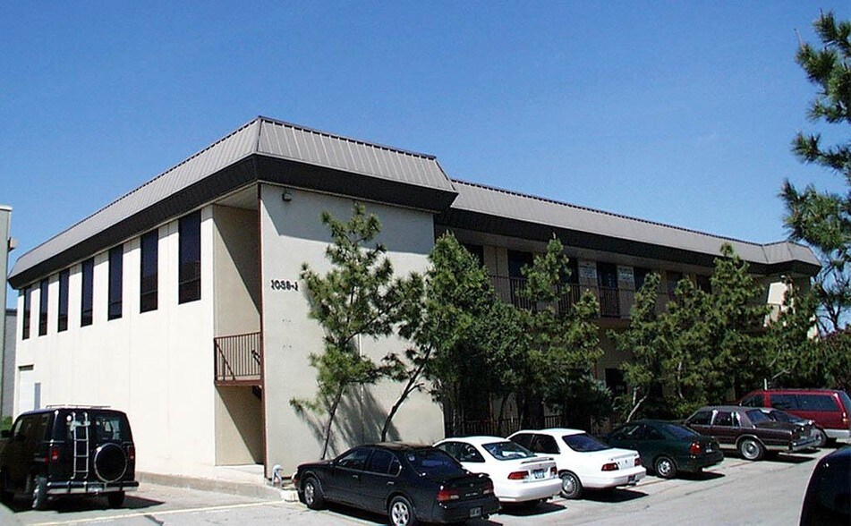 More Photos Of 1039 N Interstate 35E, Carrollton Research And Development For Lease