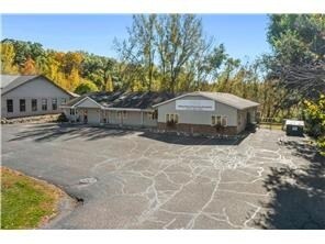 More Photos Of 821 Us-8, Saint Croix Falls Veterinarian Kennel For Sale
