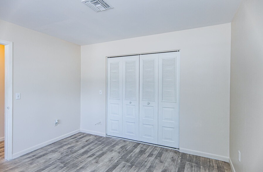 More Photos Of 3025 54th St S, Gulfport Apartments For Sale