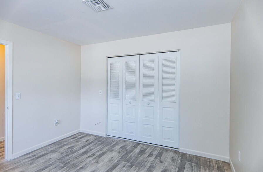More Photos Of 3025 54th St S, Gulfport Apartments For Sale