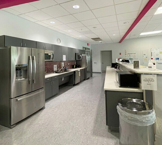 More Photos Of 5301 Park Circle Dr, Kalamazoo Service For Sale